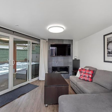 Tranquil Oasis 2 Bedroom Suite With Pool View Victoria Exteriör bild